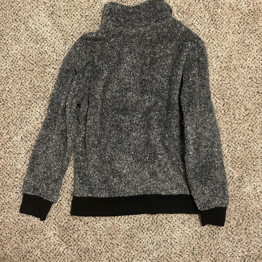 Pullover - Picture 3 of 3